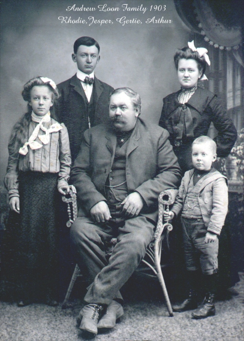 1903 Andrew Loon Family.jpg